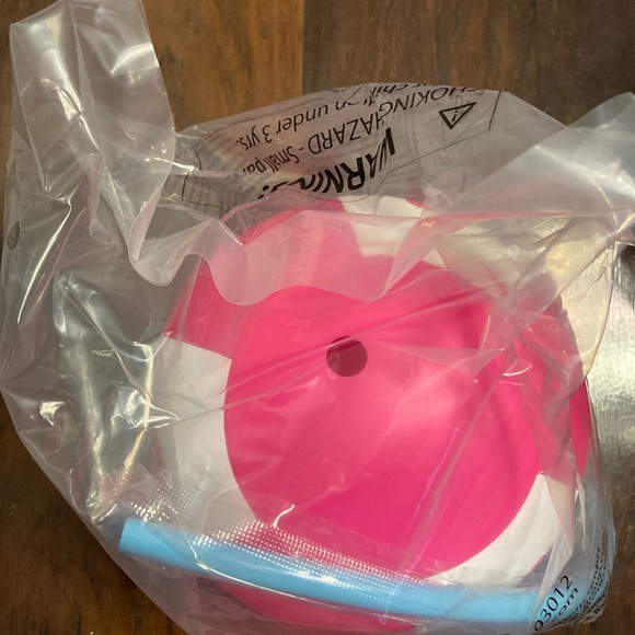 Barbie Beach Ball Cup - Picture 3 of 9